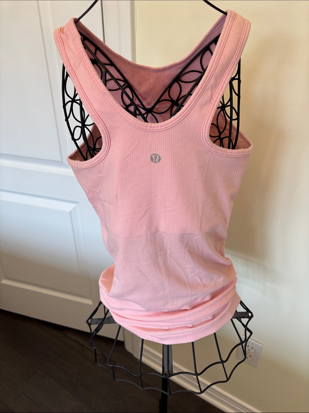 Lululemon Athletica Pink Approx SZ 6-8 Built in Bra Textured Tank